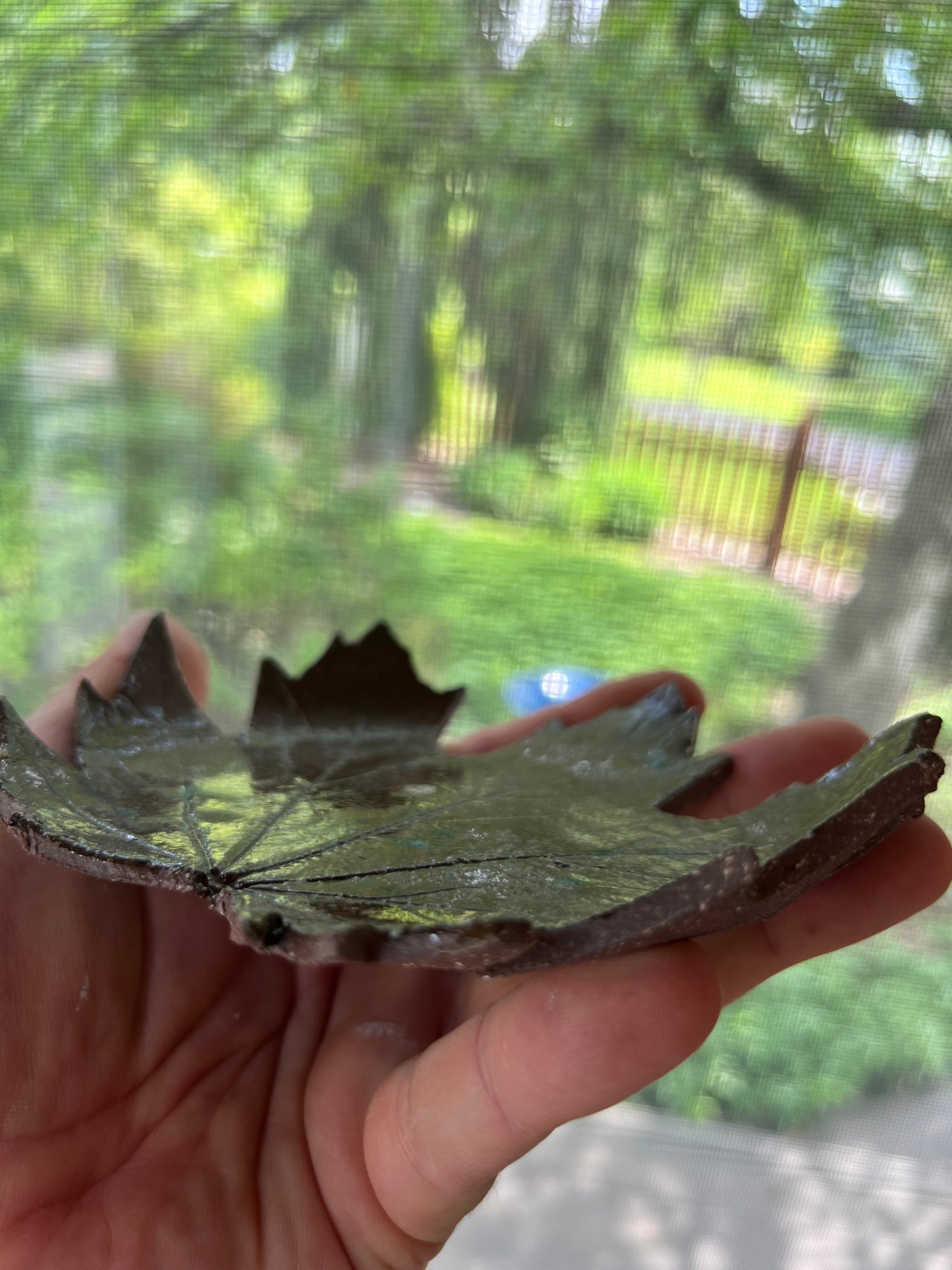 Set of 3 ceramic leaf coasters