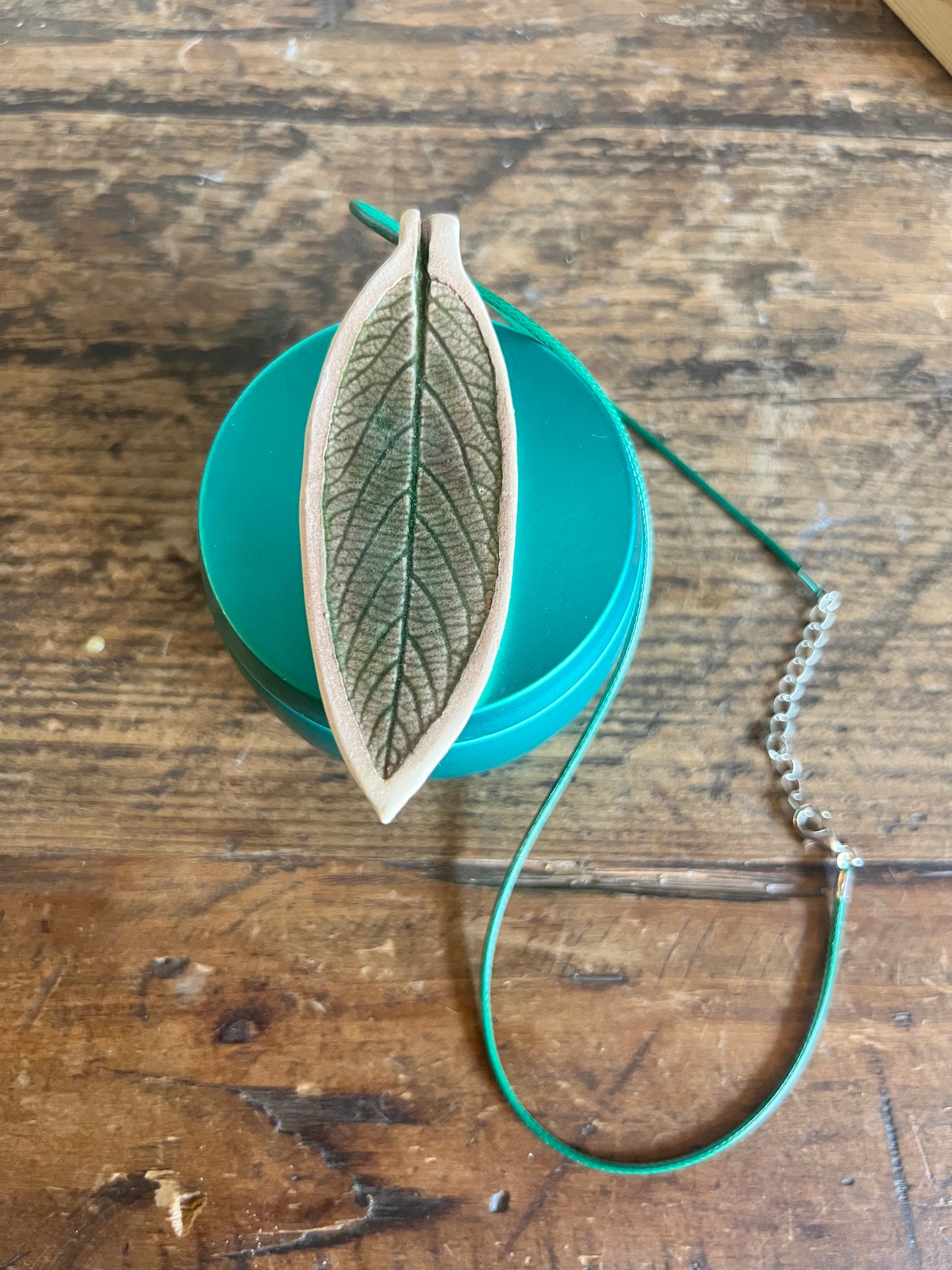 Leaf necklace
