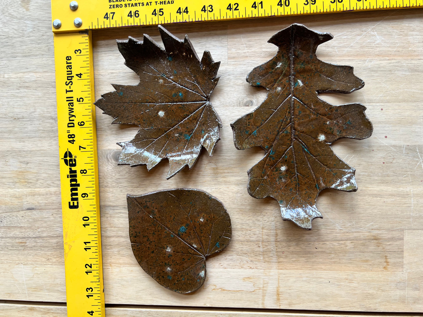 Set of 3 ceramic leaf coasters