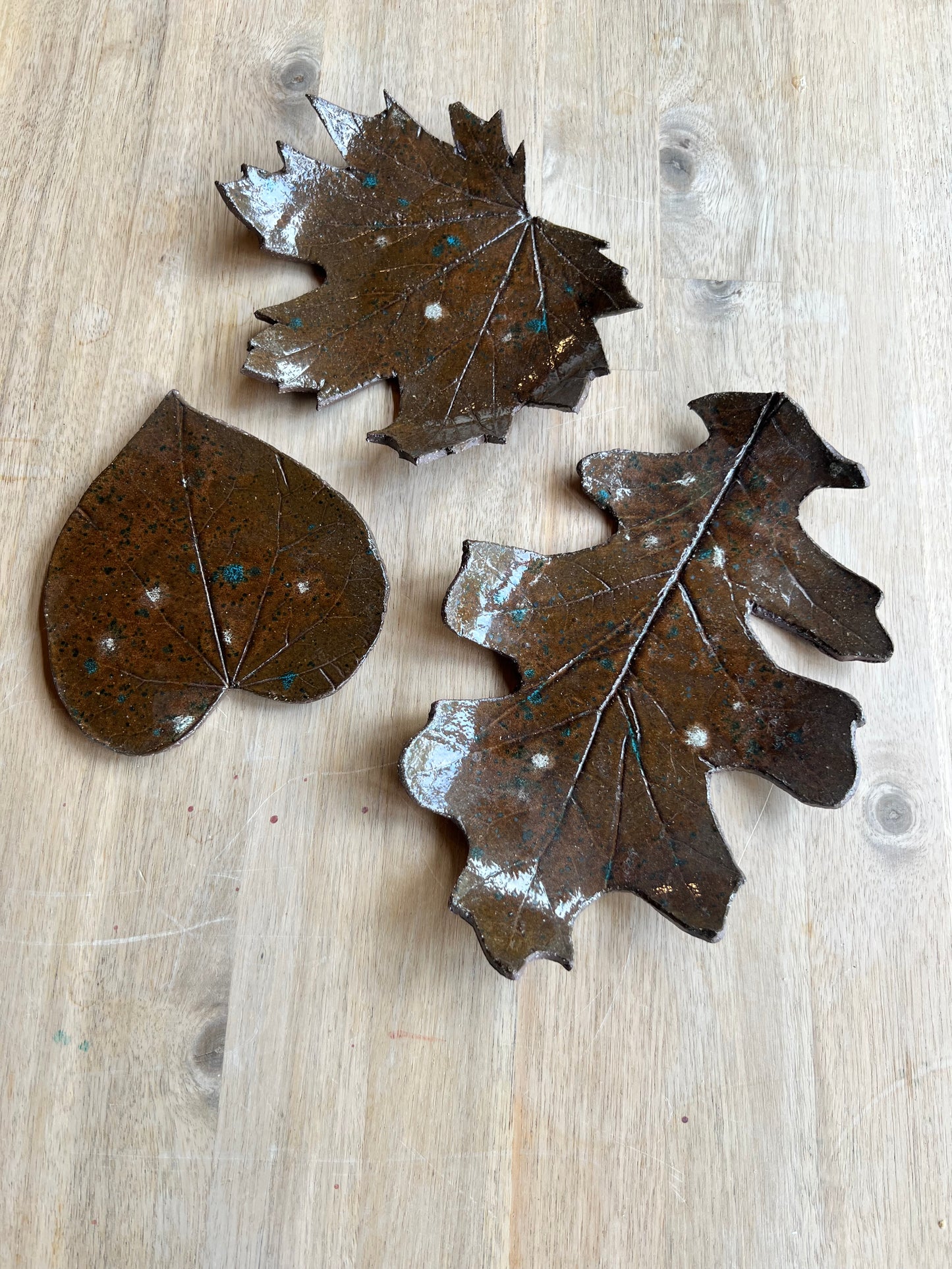 Set of 3 ceramic leaf coasters